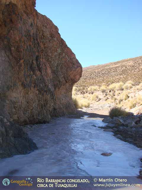 Río Barrancas congelado, cerca de Tusaquillas