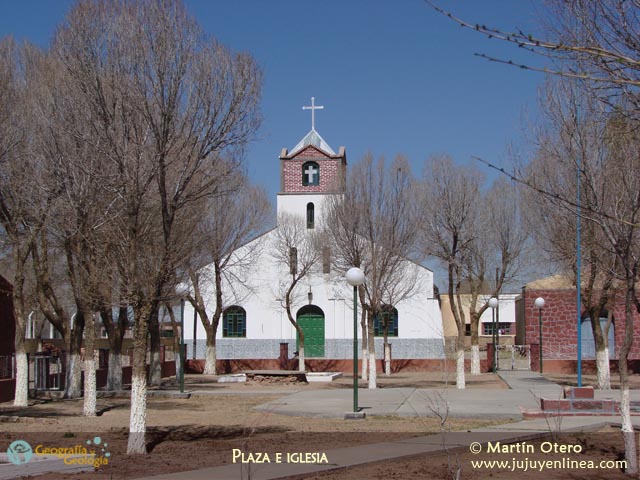Plaza e iglesia
