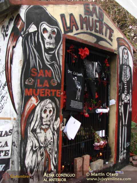 Altar contiguo al anterior