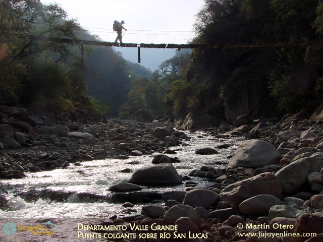 Departamento Valle Grande - Puente colgante sobre Río San Lucas