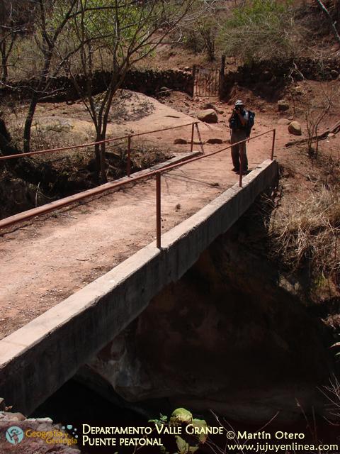 Departamento Valle Grande - Puente Peatonal